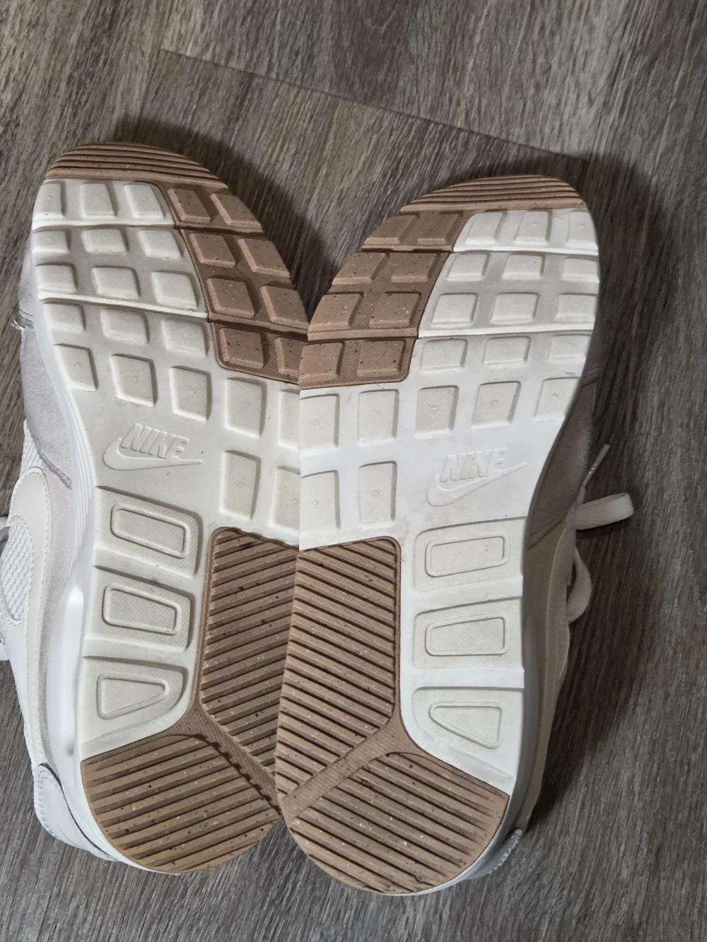 Nike Air Max SC Women’s Size 9.5 White Gray Tan Sneakers CW4554-108